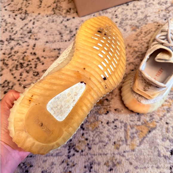 YEEZY  350 with box - Picture 10 of 11